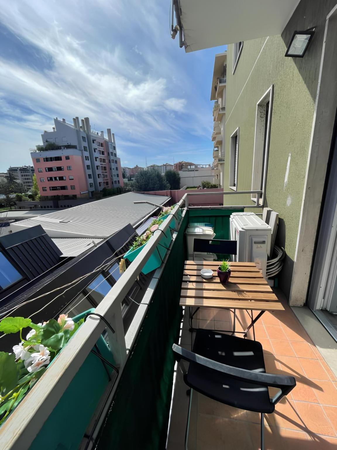 Gardone Apartment - Ampio Appartamento Con 2 Camere Da Letto - Comodo Per Duomo! Milan Exterior photo